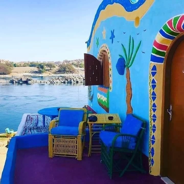 رحلة إلى قرية النوبة بالقارب