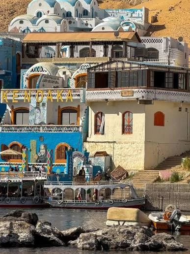 رحلة إلى قرية النوبة بالقارب