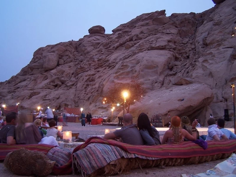 سفاري الصحراء والعشاء البدوي