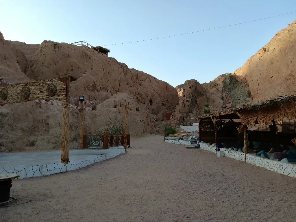 رحلة غروب الشمس على جبل الطويلات