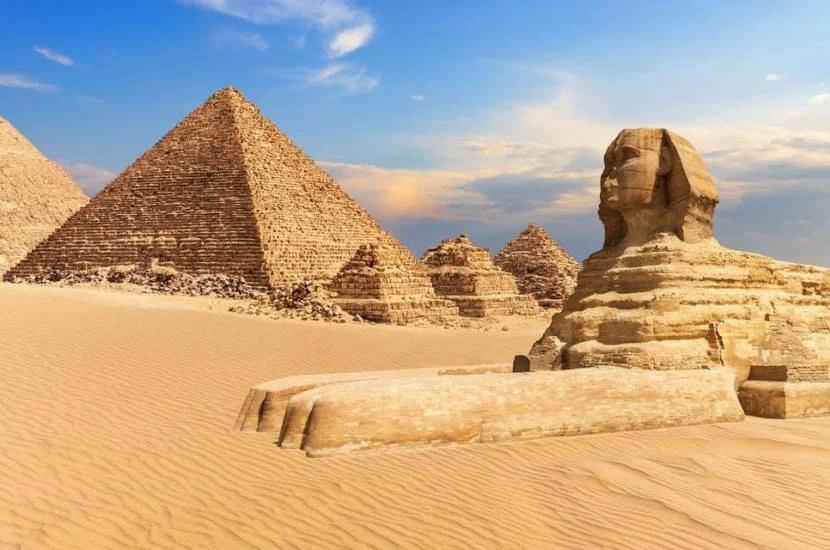 أهرامات الجيزة وأبو الهول والمتحف المصري